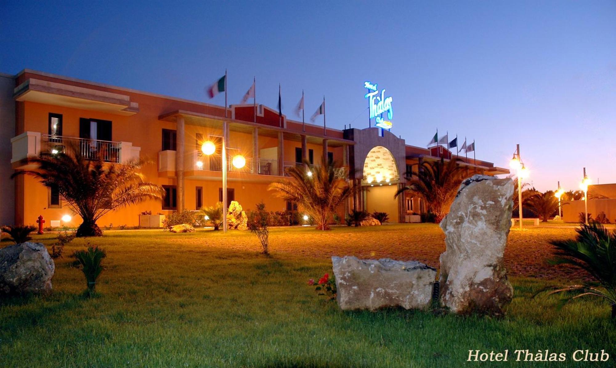 Hotel Thàlas Club Torre dell'Orso Extérieur photo